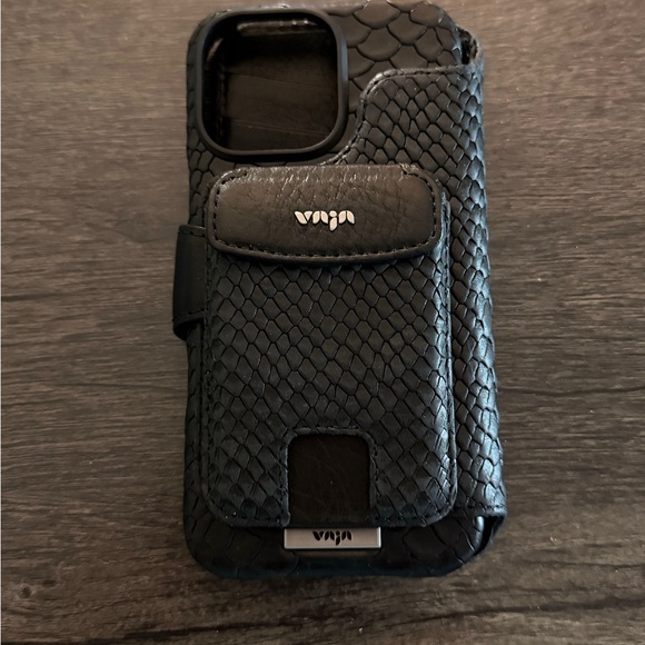 Black snake skin Leather Vaja case system for iPhone 16 pro max
